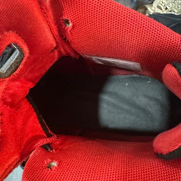 Jordan MVP Raptors Black University Red Purple Kids Sneakers 6.5Y DZ5577-006 - Picture 7 of 7